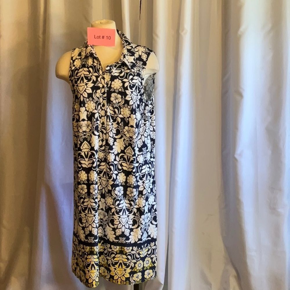 NWOT BY TACERA sleeveless dress with front buttons raised design throughout